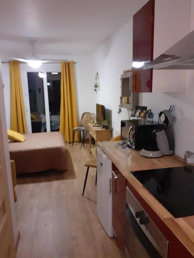 Gîte pour 2 personnes, avec Balcon ainsi que Terrasse et Vue dans Office De Tourisme De Bormes Les Mimosas - Le Port - 2