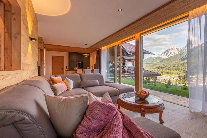 Chalet per 4 persone, con Terrazza e Giardino nonché Piscina e Sauna a San Candido