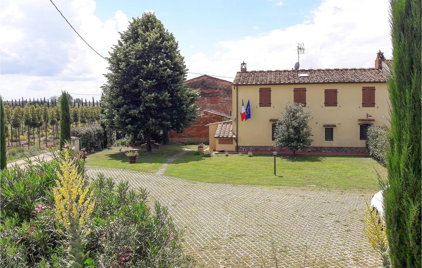Geräumiges Apartment mit Pool & Parkplatz in der Nähe von Pescia in Ponte Buggianese, Pistoia Provinz