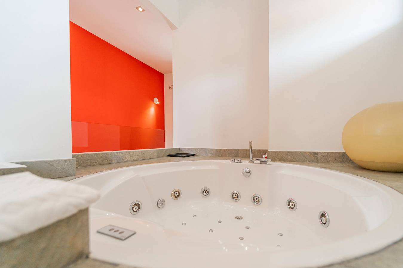 Landelijk Huis 'Los Puentes': Bubbelbad, Tuin & Barbecue nabij Bardenas Reales, foto 11