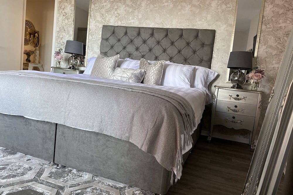 Entire apartment, Hideaway Bay - Luxurious 1-Bedroom Apartment in Swansea, Swansea region