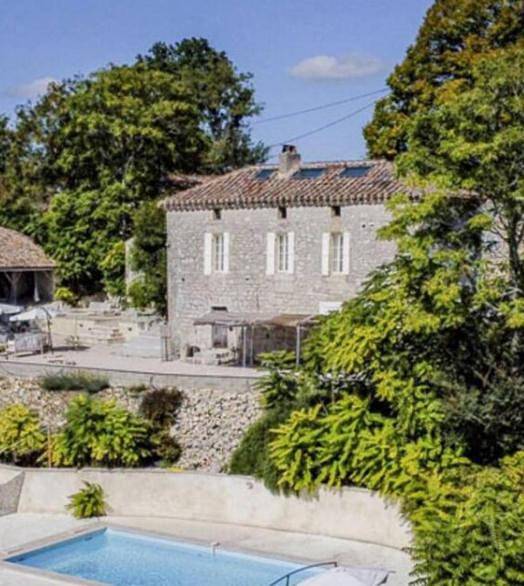 Maison d’hôte pour 2 personnes, avec terrasse et jardin ainsi que piscine et vue, animaux acceptés