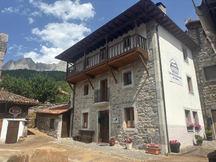 Apartamento para 8 personas, con jardín y vistas en Posada de Valdeón
