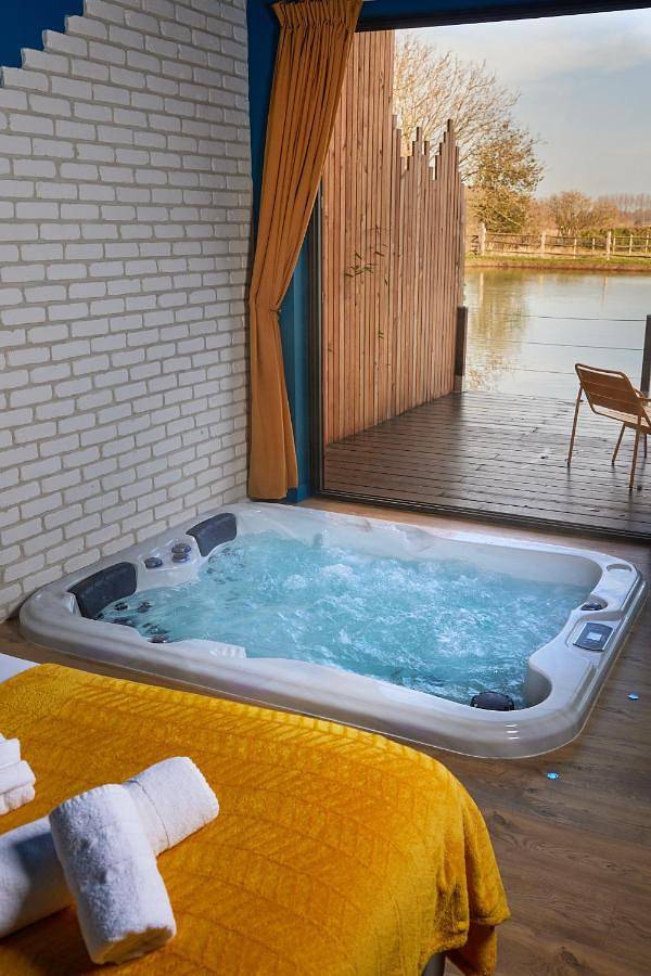 King Room with Lake View in Wambrechies, Région de Lille