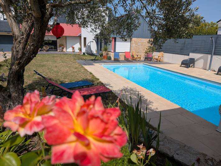 Gîte pour 4 personnes, avec jardin et vue sur le lac dans Theix-Noyalo