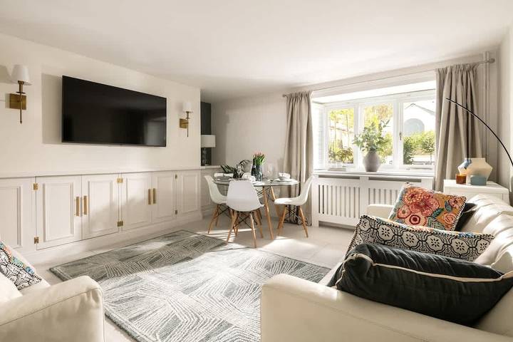 Ganze Wohnung, The Atelier  A Stylish Cheltenham Hideaway for 4 in Cheltenham, Gloucestershire