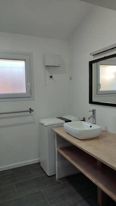 Location de vacances pour 2 personnes, avec jacuzzi et jardin à Gigean - 4