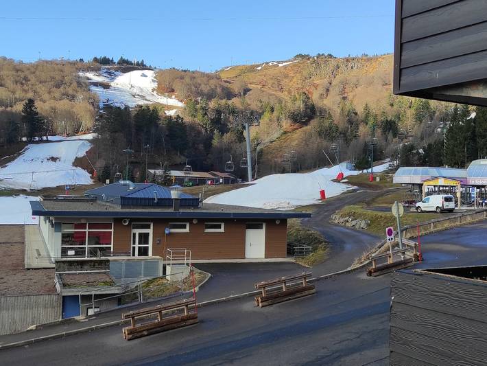 Gîte pour 4 personnes, avec balcon dans Office De Tourisme Super Besse