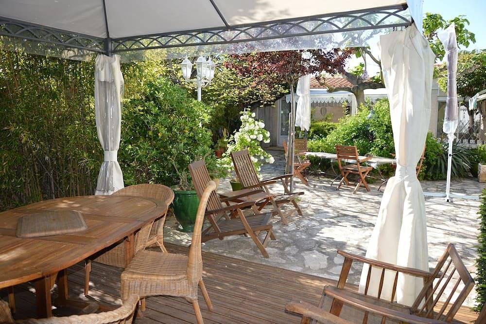 Entire apartment, Vacwe in Sete pretty private room garden sideclim wifi beach 2mn15mn walk to cv in Sete, Côte d'Améthyste