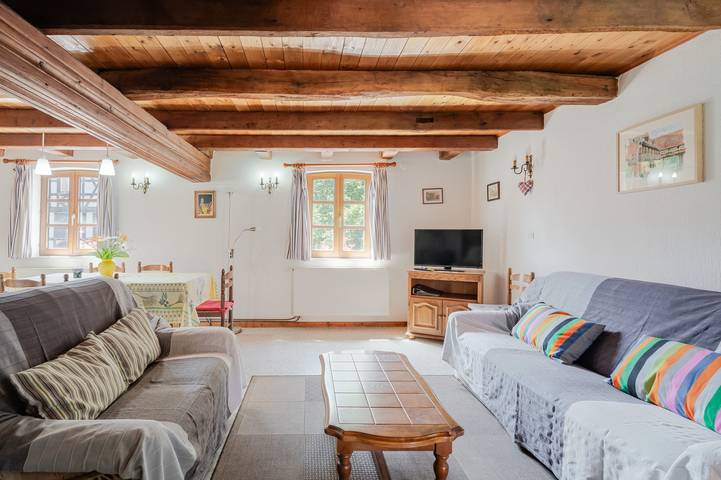 Grand-gîte Le Bleuet "bi's anstetts" in Issenhausen, Région de Strasbourg