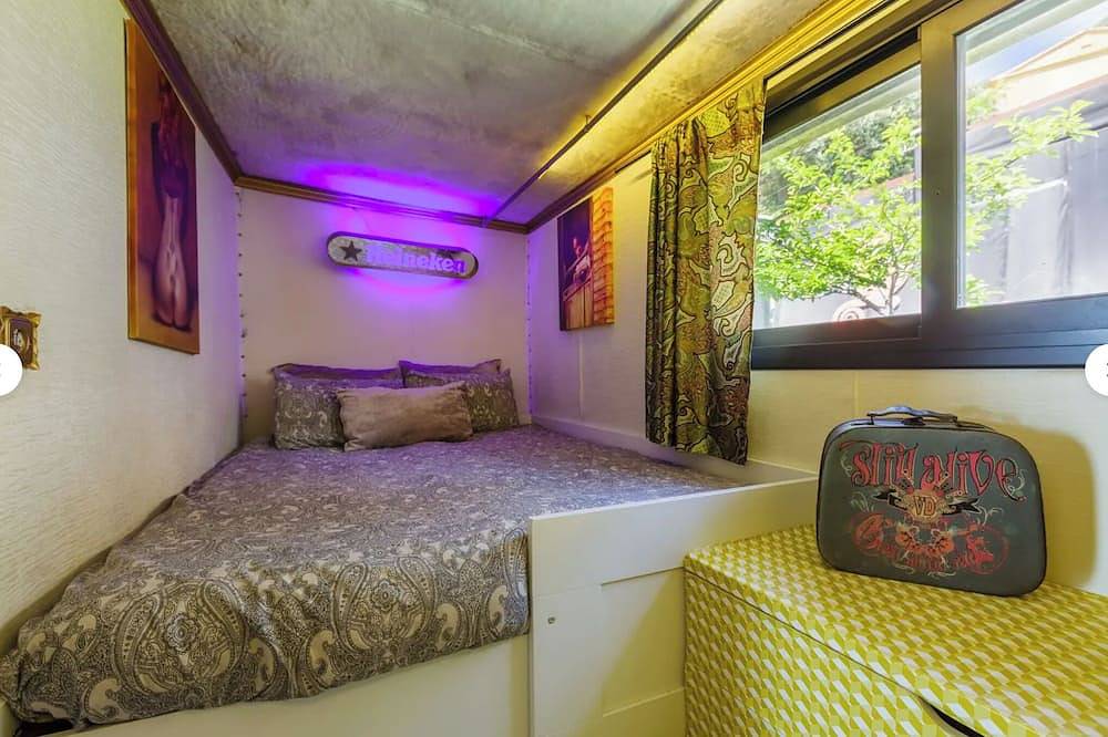 Spectacular sea and mountain views in a house designed by an artist in Teià, Costa del Maresme