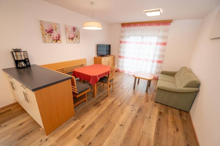 Ferienwohnung für 3 Personen, mit Seeblick und Garten sowie Ausblick und Pool, kinderfreundlich am Millstätter See - 4