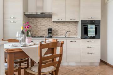 Vacation Rental for 2 Guests in Tremosine, Garda Mountains, Picture 4