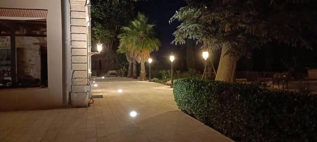 Location de vacances pour 2 personnes, avec vue et balcon ainsi que piscine et jardin à Saint-Thibéry - 2
