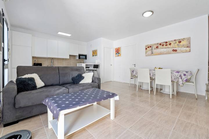 Maison vacances 'Roc De Sant Gaietà' avec vue sur les montagnes, Wi-Fi et climatisation in Roda de Berà, Costa Dorada