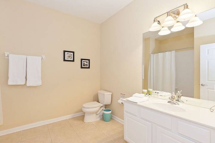Vacation apartment for 4 people, with pool and balcony in Central Florida