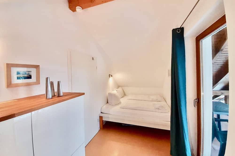 Ferienhaus Wolthuser Warf 2 – emden und meer - stadtnah mit Garten & Bootssteg in Emden, Ostfriesland