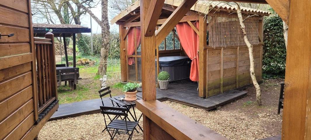Tente pour 3 personnes, avec jardin ainsi que piscine et jacuzzi en Charente-Maritime - 4