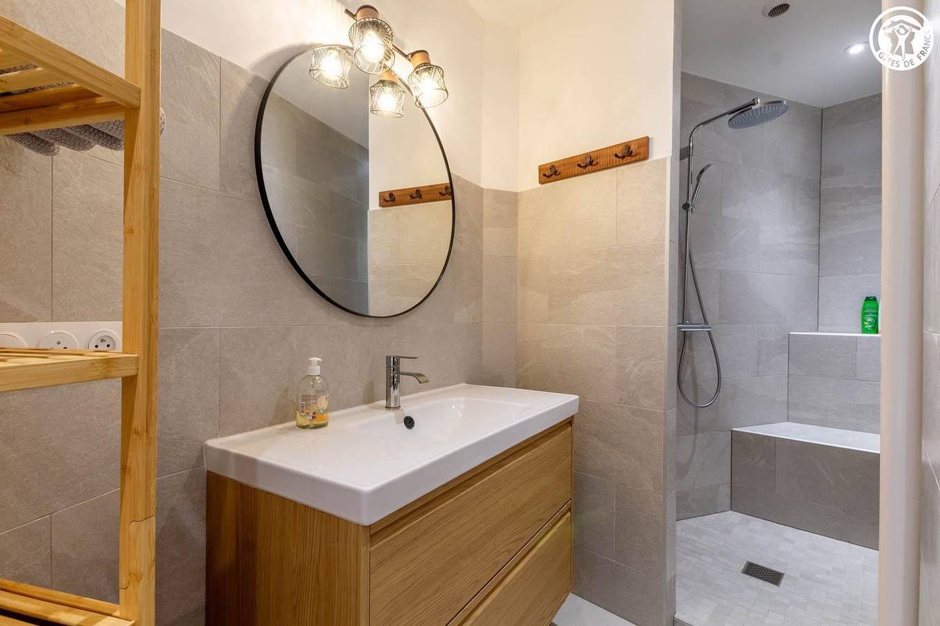 Le Petit Telegraphe - Chez Sonia Et Benjamin in Saint-Michel-de-Maurienne, Región de Saint-Jean-de-Maurienne