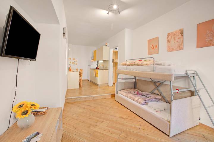 Gîte pour 4 personnes, avec Terrasse à Tenno - 3