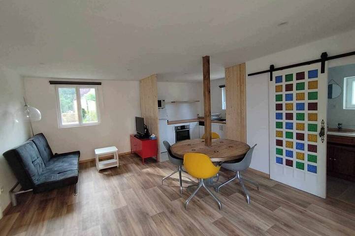 Gîte pour 6 personnes, avec terrasse et jardin, animaux acceptés dans La Chapelle-du-Lou