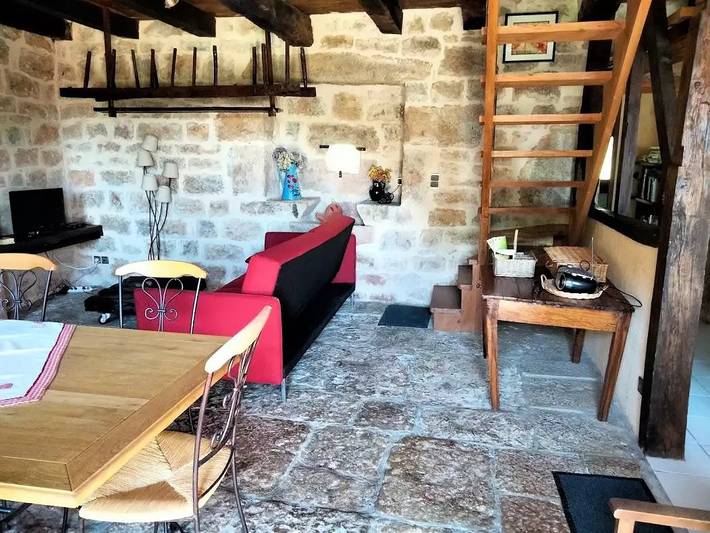 Gîte pour 4 personnes, avec terrasse dans Village de Collonges la Rouge - 4