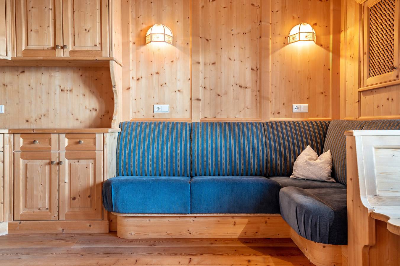 Entire apartment, Apartment 'Funtnatsch' with Mountain View, Private Terrace and Wi-Fi in Sankt Peter Tal, Lajen