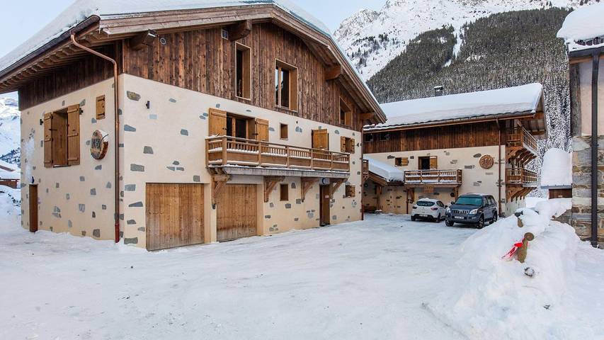 Ferienhaus für 19 Personen, mit Terrasse und Garten sowie Pool und Sauna, mit Haustier in Savoie