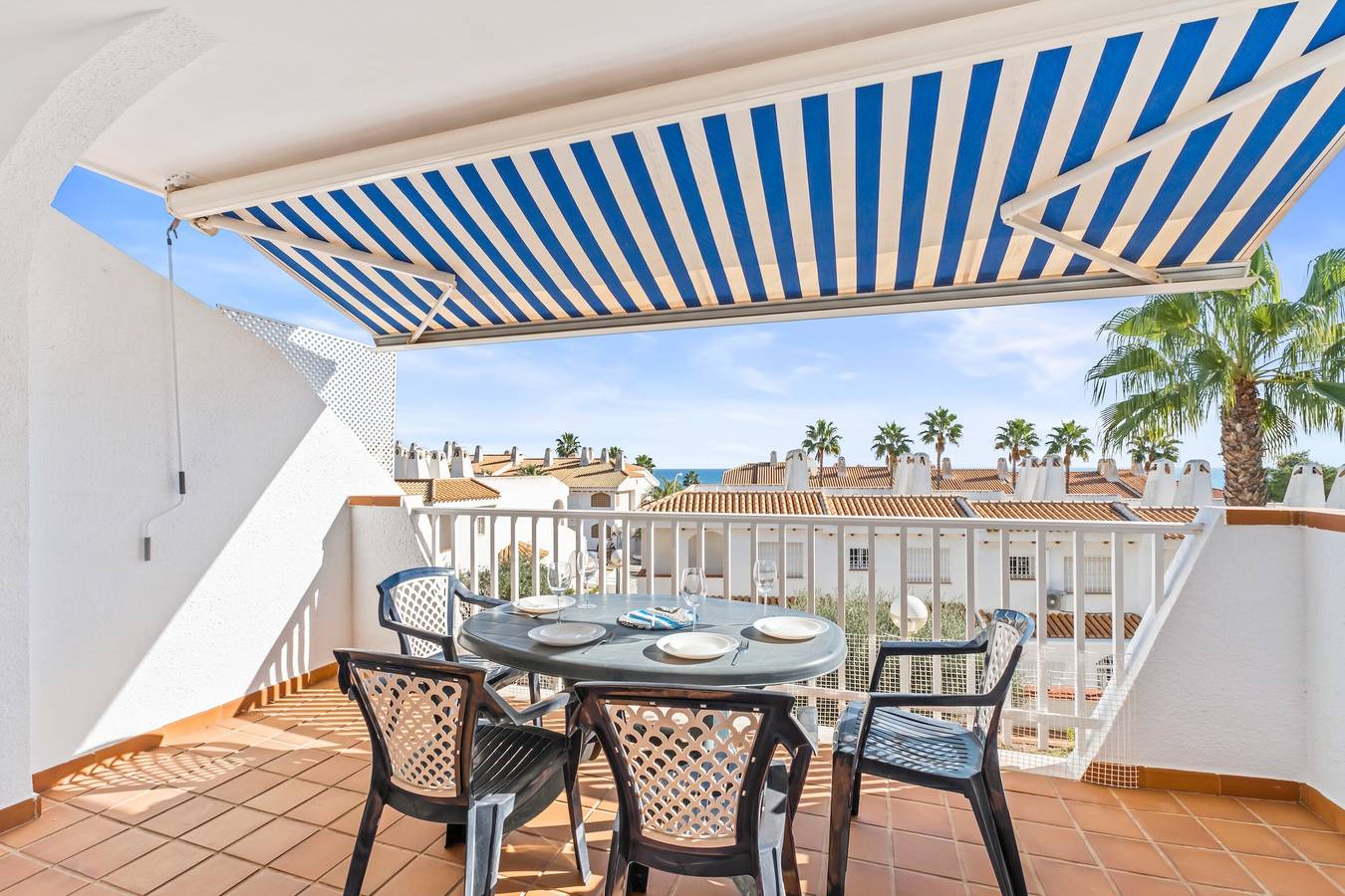 Maison de vacances "Acag 135" avec vue sur mer, piscine et balcon in Dehesa de Campoamor, Orihuela