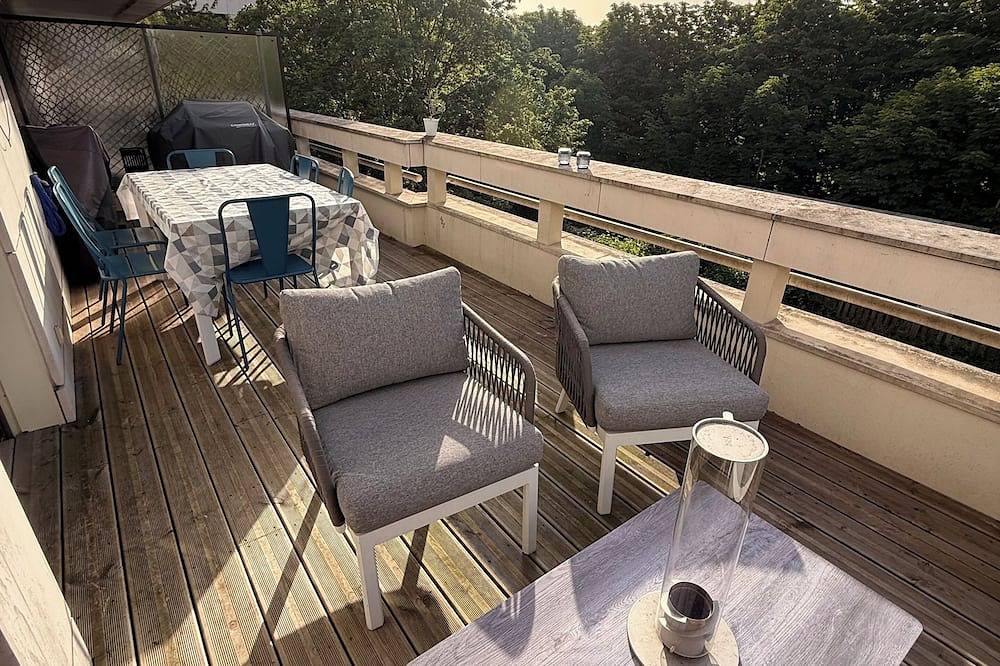Ganze Wohnung, Duplex Levallois with large terrace at the foot of the metro, 20 minutes from central Paris in Levallois-Perret, Hauts-de-Seine