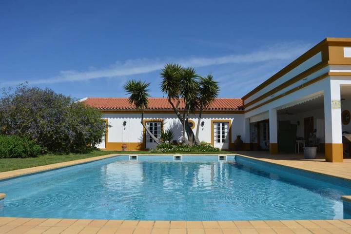 Casa de vacaciones para 8 personas, con Balcón y Jacuzzi además de Terraza y Jardín en Alentejo