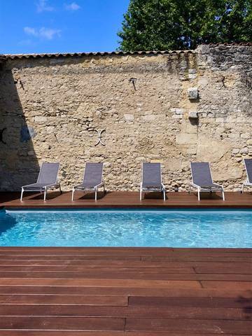 Cottage pour 2 personnes, avec jardin ainsi que piscine et jacuzzi à Saint-Ciers-sur-Gironde