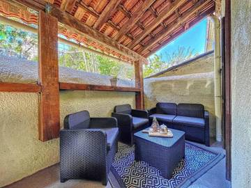 Gîte pour 6 personnes, avec terrasse à Joyeuse