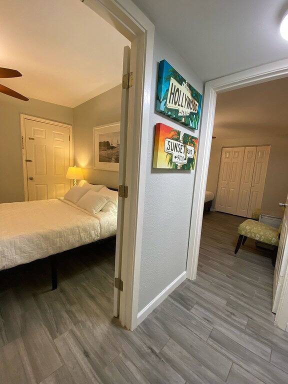 Ideal Beautiful Vacation Rental for Fans- Walk to At&T Stadium. Park 4 cars in Arlington, Tarrant County