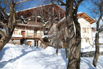 Gîte pour 10 personnes, avec jardin et balcon à Valezan