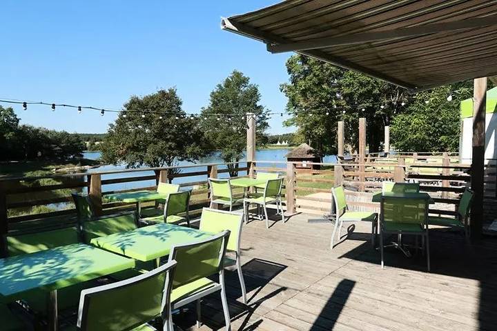 Bungalow für 4 Personen, mit Terrasse, mit Haustier in der Auvergne - 3