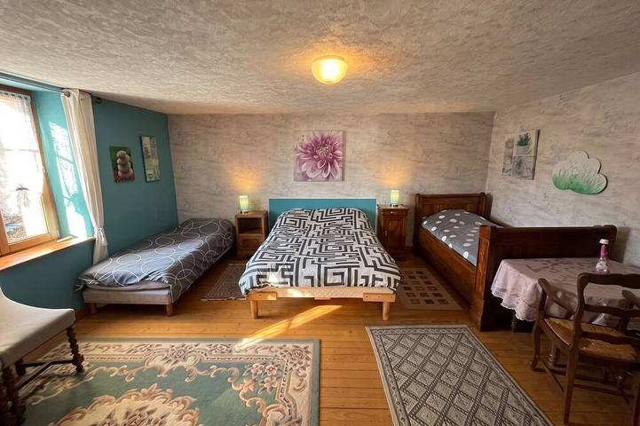 Location de vacances pour 9 personnes, avec jardin à Fougerolles - 3