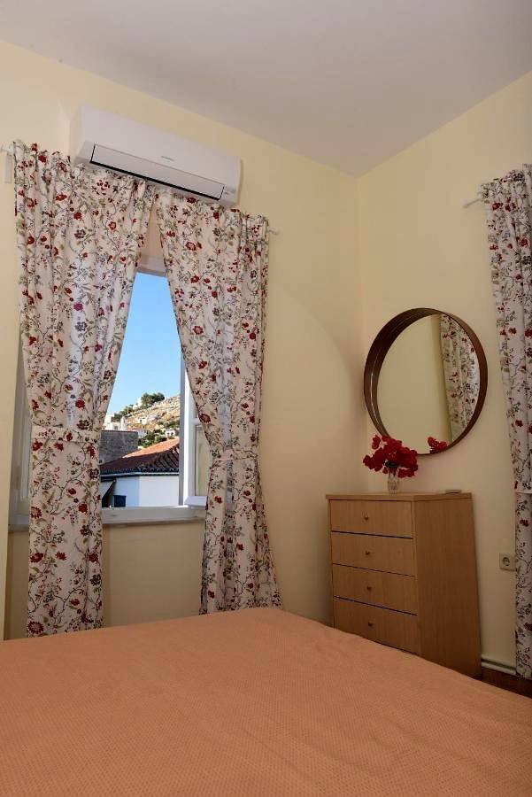Apartament wakacyjny dla 4 osób, z taras w Hydra