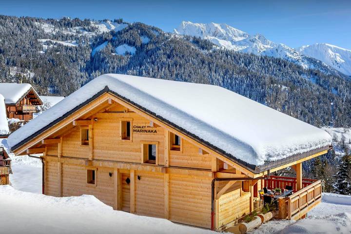 Chalet pour 11 personnes, avec Balcon et Jacuzzi ainsi que Terrasse et Jardin à Manigod