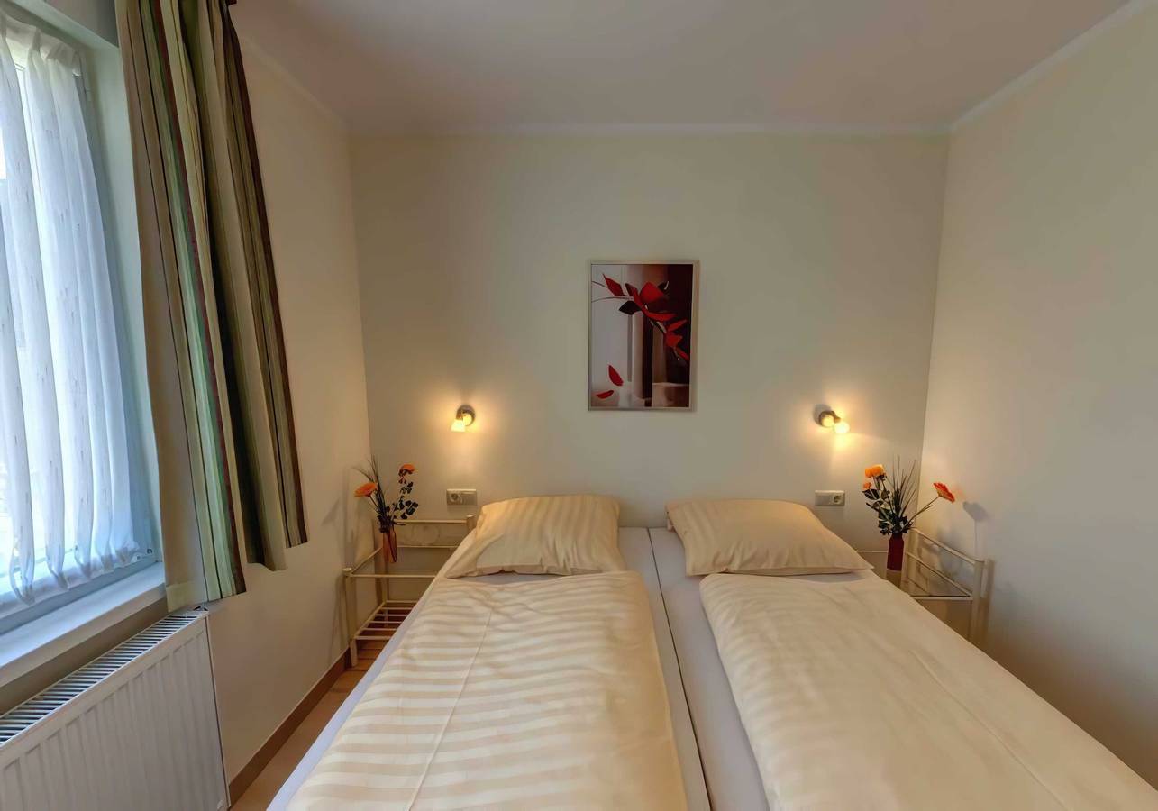 Ganze Ferienwohnung, Villa Sonnentraum, App. 2 in Drei Kaiserbäder, Heringsdorf