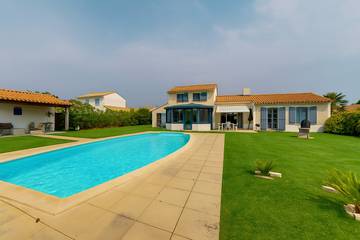 Location de vacances pour 8 personnes, avec terrasse et jardin à L'Aiguillon-sur-Vie