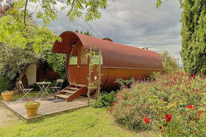 Gîte pour 2 personnes, avec piscine à Chanos-Curson