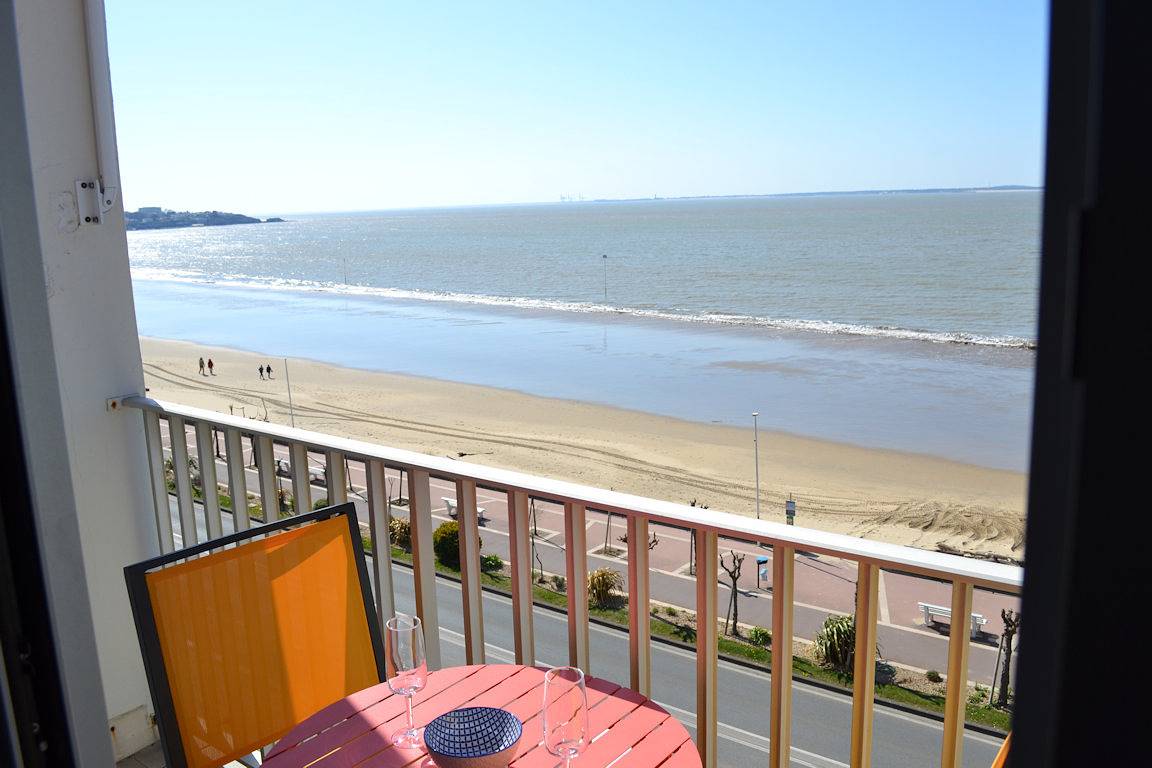 Appartement entier, Appartement T3 vue mer, balcon table, face grande plage, réf A41 in Royan, Côte de Beauté
