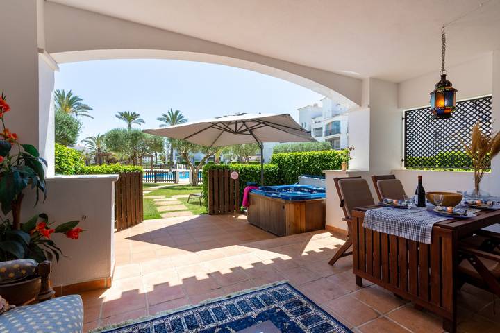 Apartamento de vacaciones para 4 personas, con piscina para niños además de jardín y jacuzzi, Se admiten mascotas - 1
