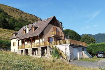 Location de vacances pour 14 personnes, avec balcon et jardin à Castillon-de-Larboust