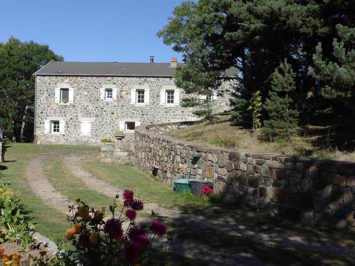 Location de vacances pour 13 personnes, avec jardin et vue à Laussonne - 3