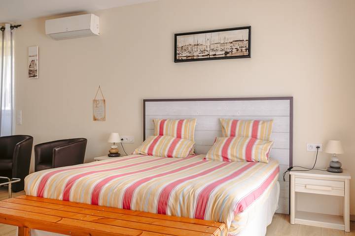 Chambre d’hôtes - La Rochelle in Virson, Région de Rochefort