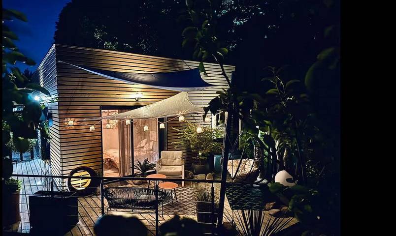 Gîte pour 2 personnes, avec Jacuzzi et Terrasse ainsi que Jardin et Sauna