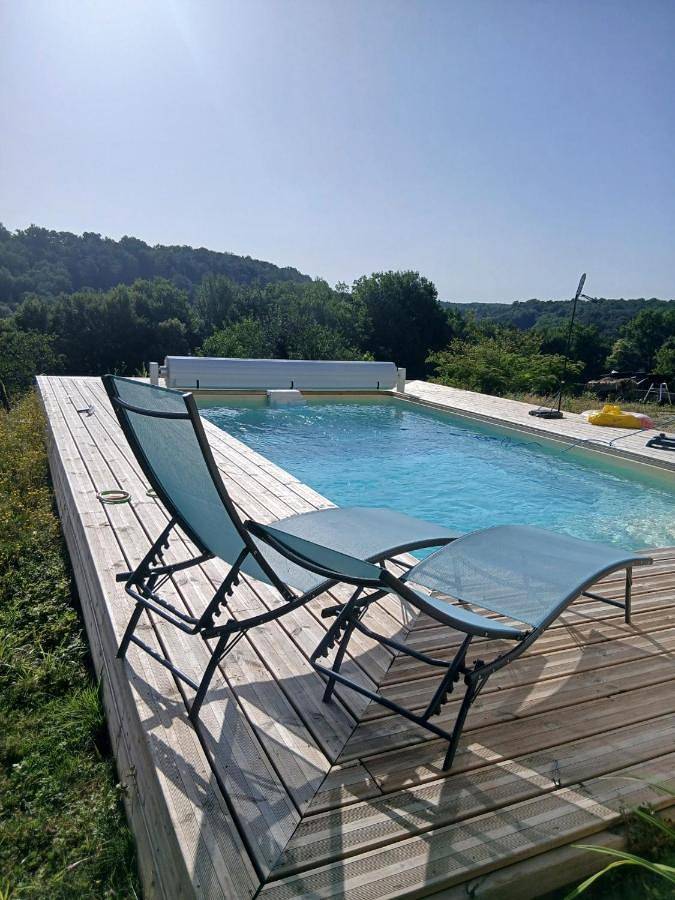 Gîte pour 4 personnes, avec vue ainsi que terrasse et piscine à Notre-Dame-de-Sanilhac - 2