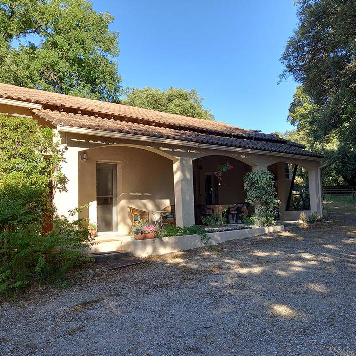 Gîte pour 4 personnes, avec terrasse et jardin à Montarnaud